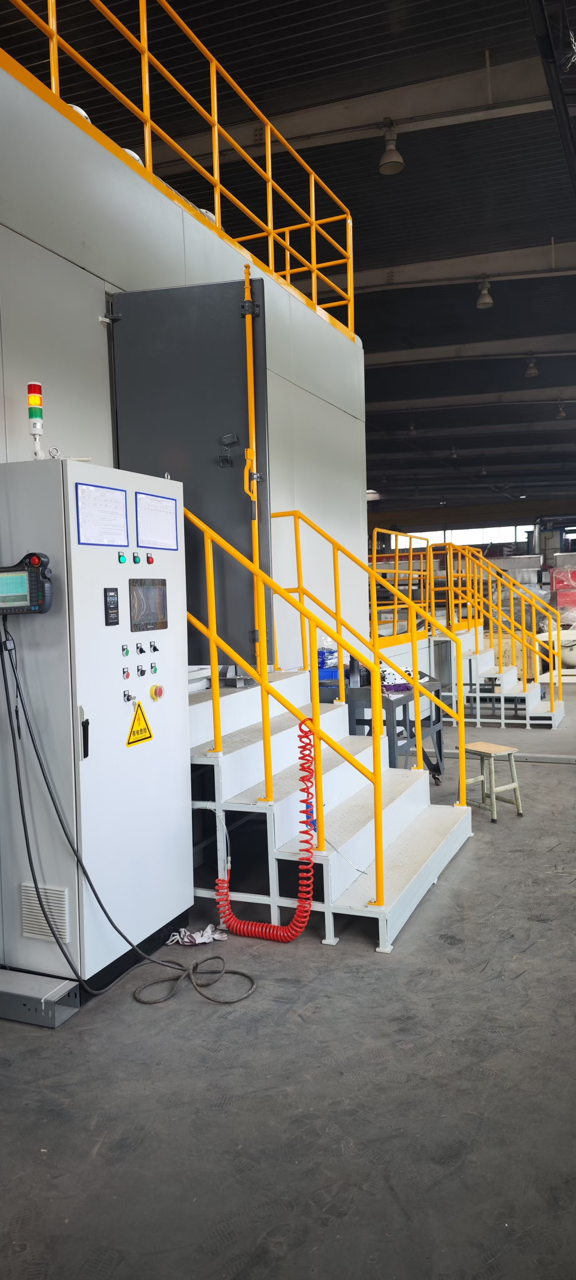 自動化噴砂，解放人工效率高